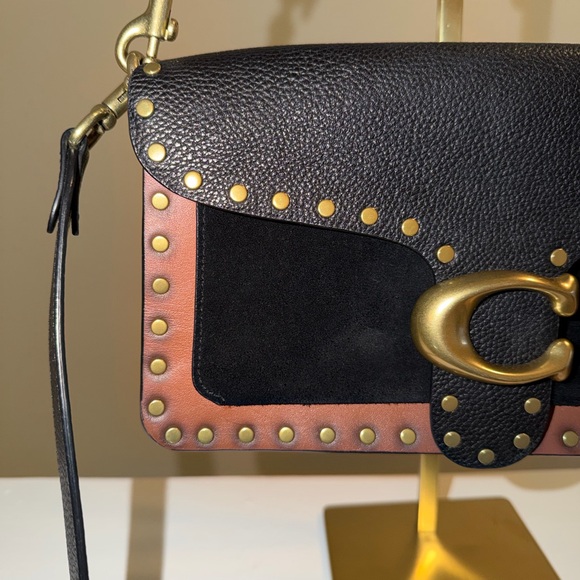 COACH Tabby 26 black and refined leather with gold rivits and hardware ! - Picture 6 of 16